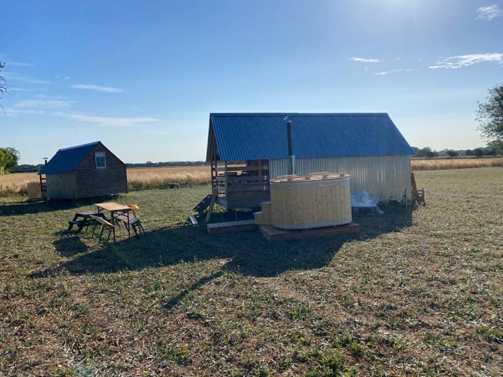 Fen Meadows Glamping - Luxury Cabins And Bell Tents Cambridge  Exterior photo