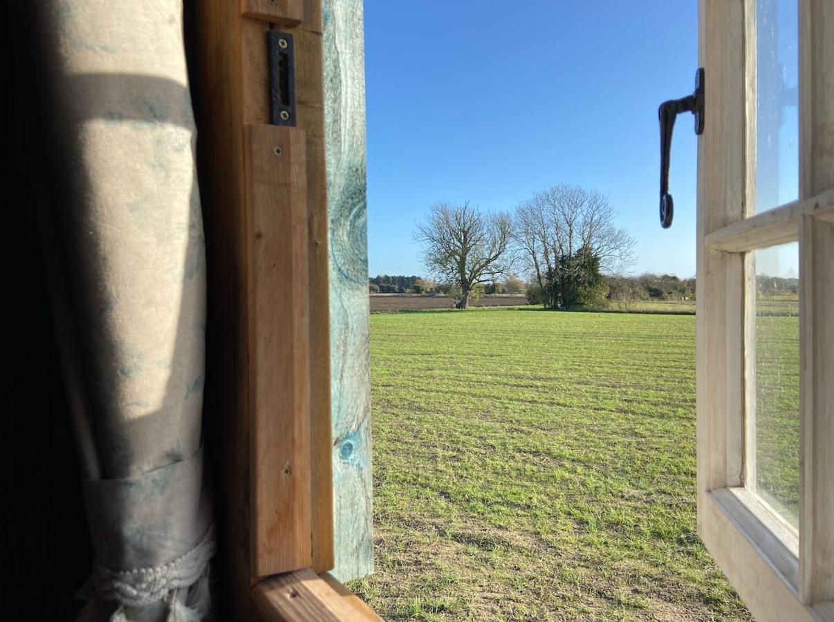 Fen Meadows Glamping - Luxury Cabins And Bell Tents Cambridge  Exterior photo