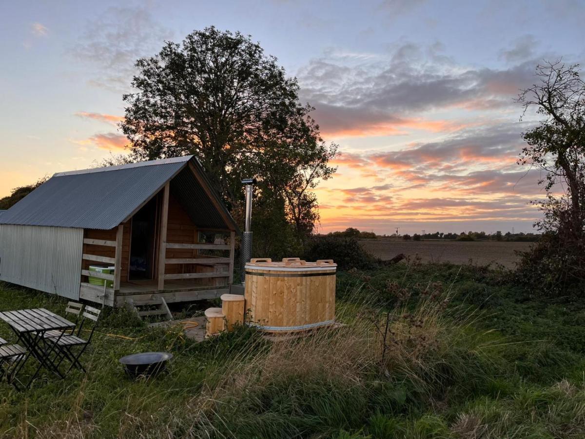 Fen Meadows Glamping - Luxury Cabins And Bell Tents Cambridge  Exterior photo