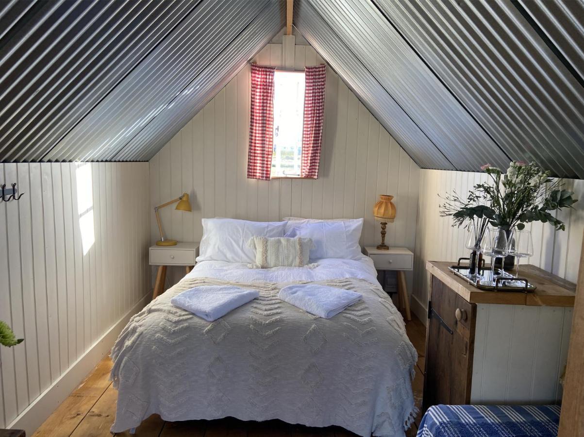 Fen Meadows Glamping - Luxury Cabins And Bell Tents Cambridge  Exterior photo