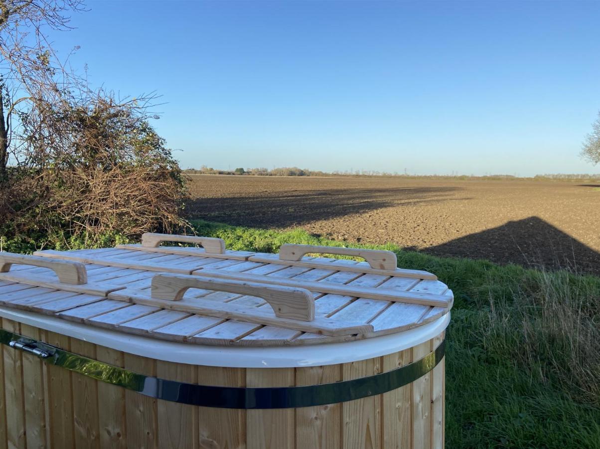 Fen Meadows Glamping - Luxury Cabins And Bell Tents Cambridge  Exterior photo