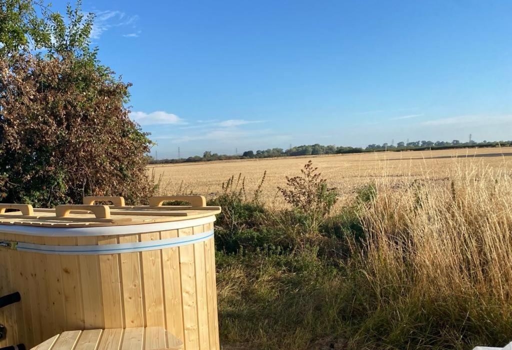 Fen Meadows Glamping - Luxury Cabins And Bell Tents Cambridge  Exterior photo