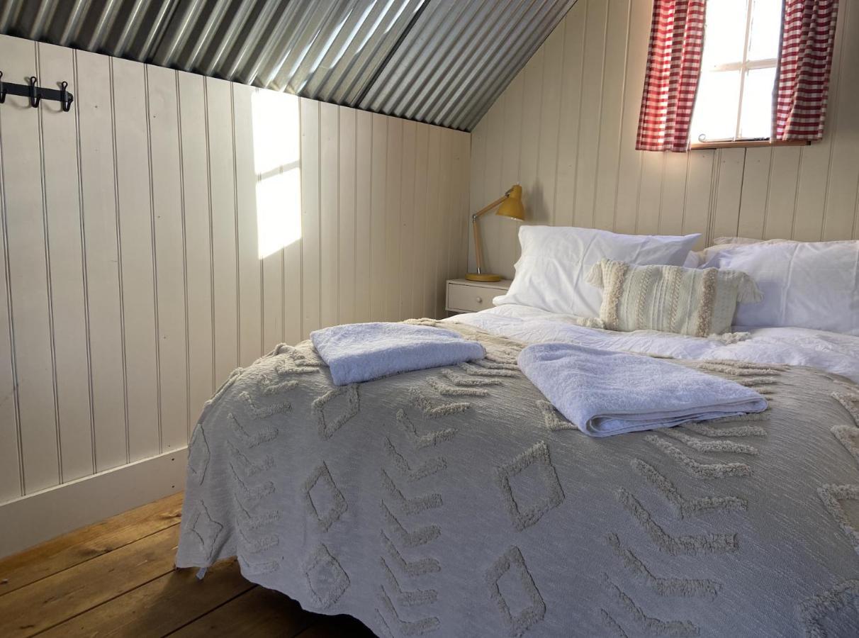 Fen Meadows Glamping - Luxury Cabins And Bell Tents Cambridge  Exterior photo