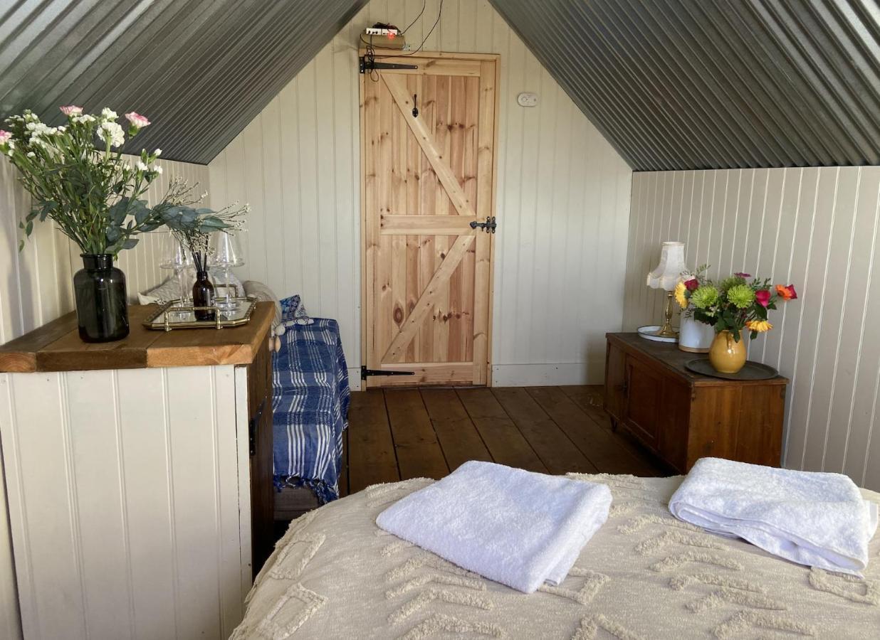 Fen Meadows Glamping - Luxury Cabins And Bell Tents Cambridge  Exterior photo