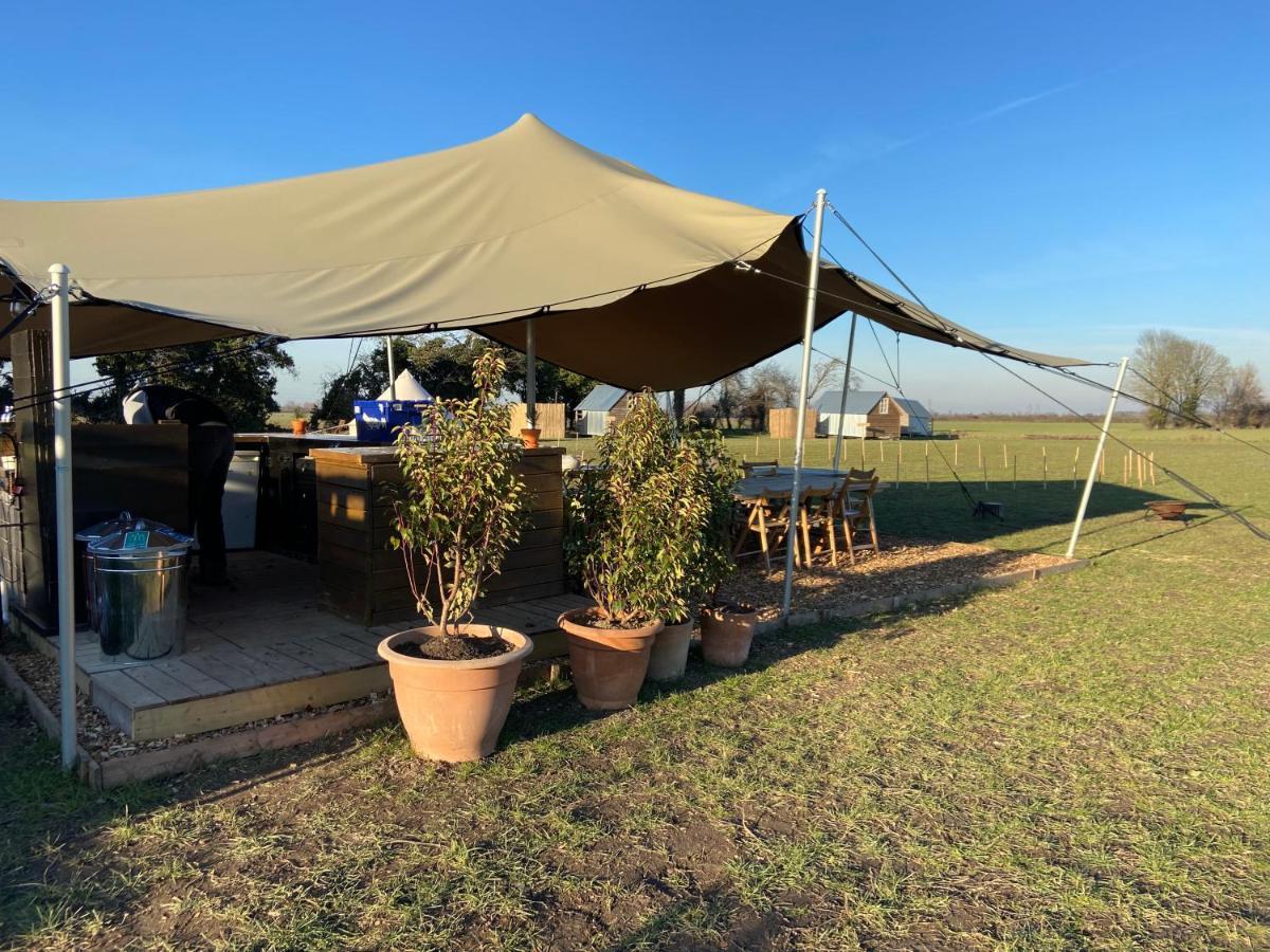 Fen Meadows Glamping - Luxury Cabins And Bell Tents Cambridge  Exterior photo