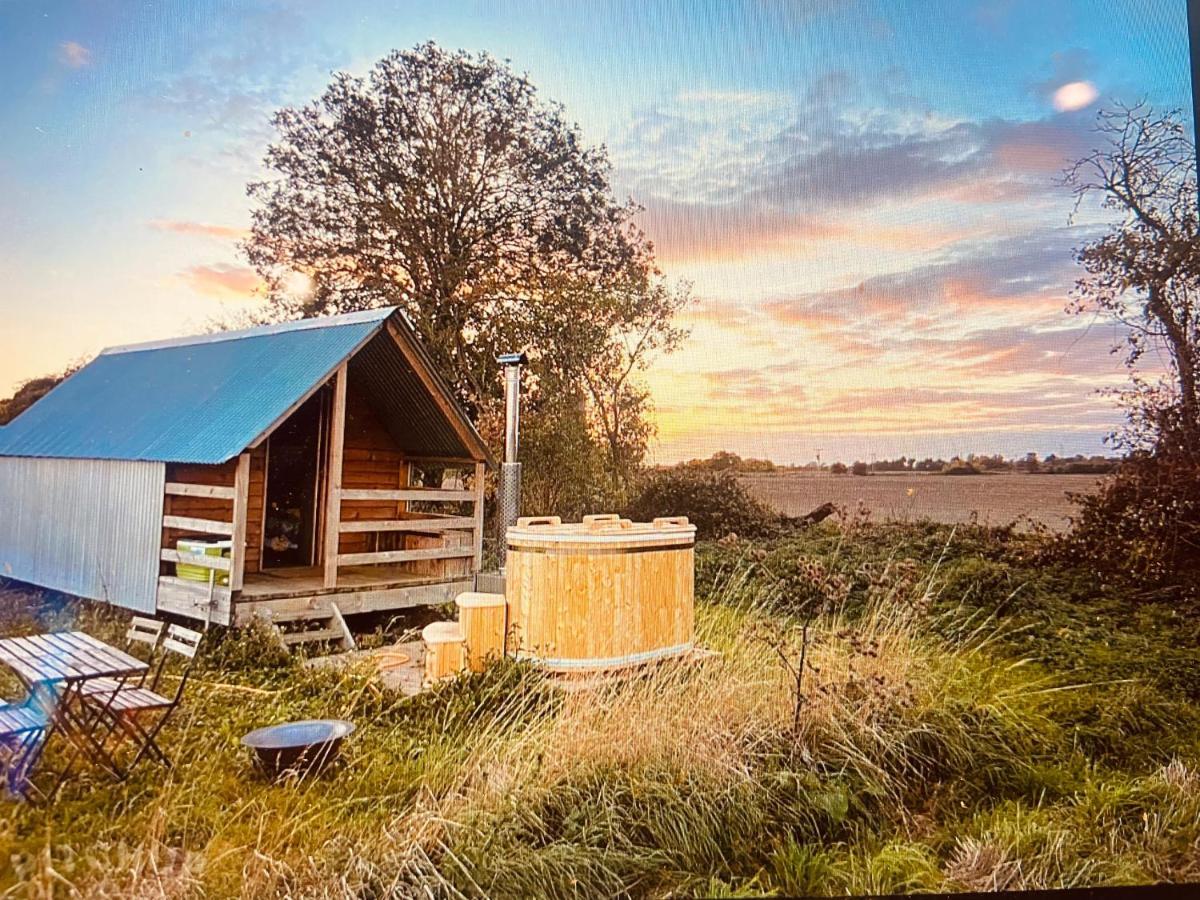 Fen Meadows Glamping - Luxury Cabins And Bell Tents Cambridge  Exterior photo