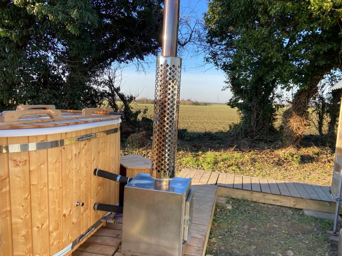 Fen Meadows Glamping - Luxury Cabins And Bell Tents Cambridge  Exterior photo