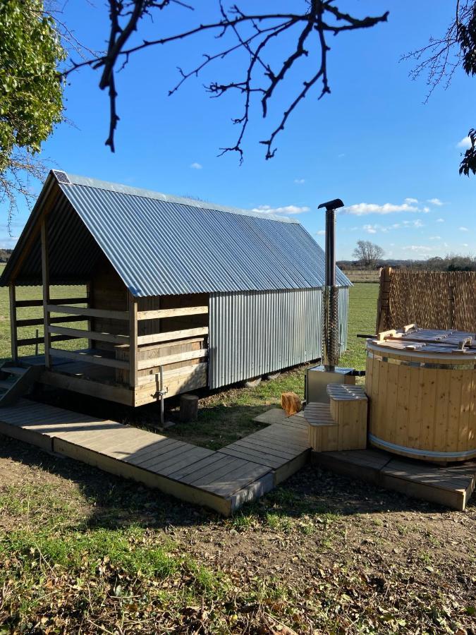 Fen Meadows Glamping - Luxury Cabins And Bell Tents Cambridge  Exterior photo