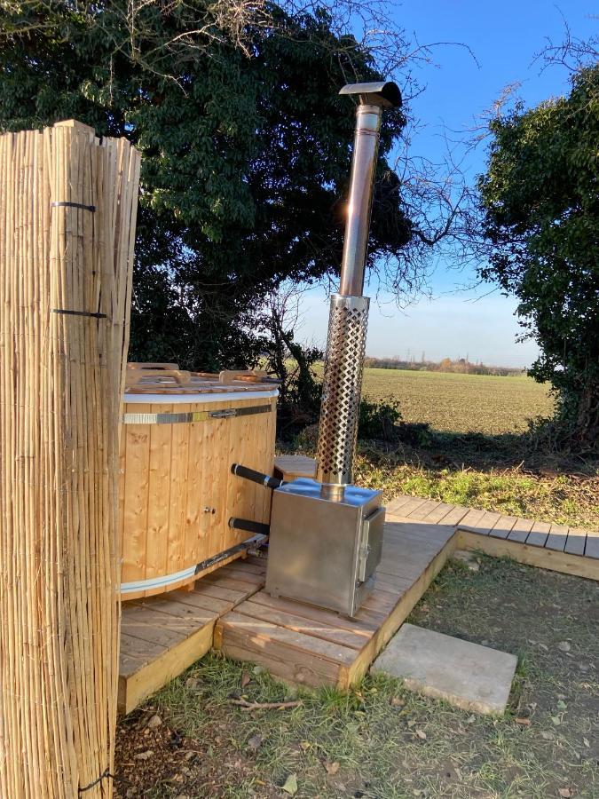 Fen Meadows Glamping - Luxury Cabins And Bell Tents Cambridge  Exterior photo